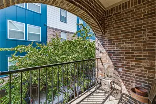 2211 Eriksson Ln, Dallas, TX 75204 - Photo 24