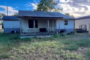 404 E Main, Wortham, TX 76693 - Photo 8