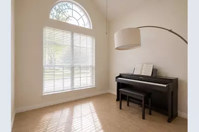 8708 Wellington Road, Irving, TX 75063 - Photo 18
