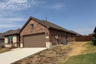 5213 Meadow Ln, Krum, TX 76249 - Photo 2