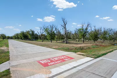 1031 E Landings N, Granbury, TX 76049 - Photo 8