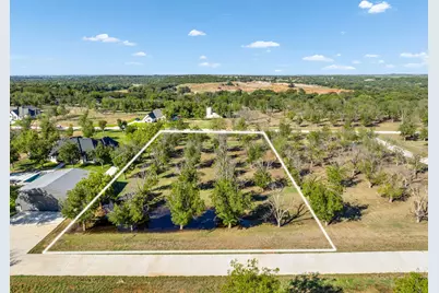 1031 E Landings N, Granbury, TX 76049 - Photo 4