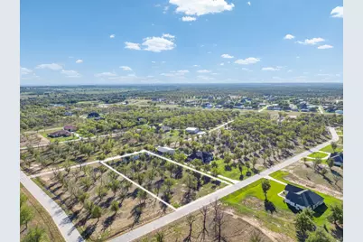 1031 E Landings N, Granbury, TX 76049 - Photo 6
