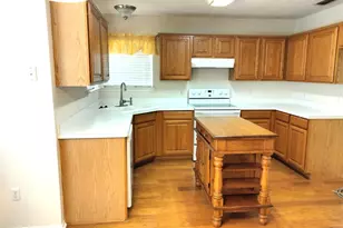 309 Odell St, Cleburne, TX 76033 - Photo 10