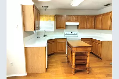309 Odell Street, Cleburne, TX 76033 - Photo 10
