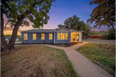 610 N Shawnee Street, Ennis, TX 75119 - Photo 1