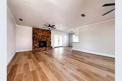 8945 Flicker Lane, Dallas, TX 75238 - Photo 2