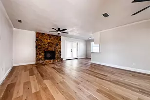 8945 Flicker Ln, Dallas, TX 75238 - Photo 2