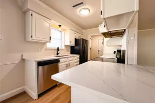 8945 Flicker Ln, Dallas, TX 75238 - Photo 6