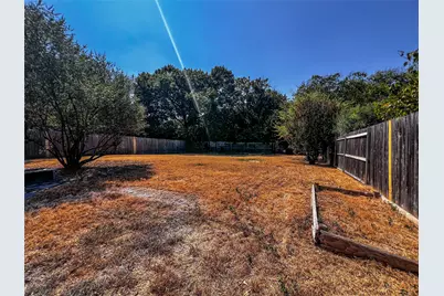 8945 Flicker Lane, Dallas, TX 75238 - Photo 24