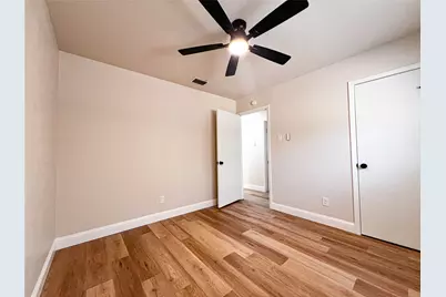8945 Flicker Lane, Dallas, TX 75238 - Photo 18