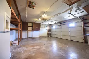 8945 Flicker Ln, Dallas, TX 75238 - Photo 26
