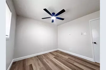 8945 Flicker Lane, Dallas, TX 75238 - Photo 20