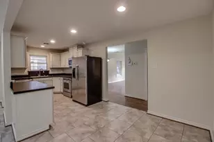 1311 S Edgefield Ave, Dallas, TX 75208 - Photo 6