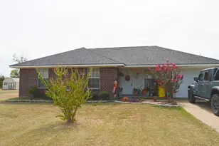 528 N 5th St, Quinlan, TX 75474 - Photo 1