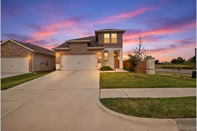 900 Crockett Street, Aubrey, TX 76227 - Photo 2