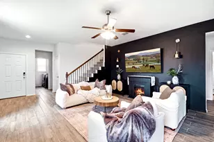900 Crockett St, Aubrey, TX 76227 - Photo 4