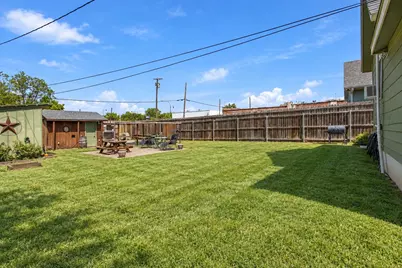 215 W Munson Street, Denison, TX 75020 - Photo 22