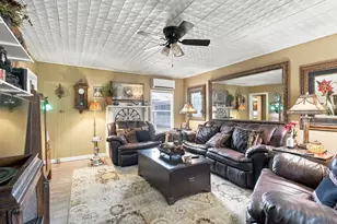 215 W Munson St, Denison, TX 75020 - Photo 6