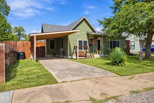 215 W Munson St, Denison, TX 75020 - Photo 1