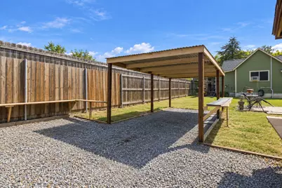 215 W Munson Street, Denison, TX 75020 - Photo 26