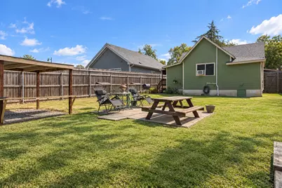 215 W Munson Street, Denison, TX 75020 - Photo 28
