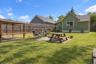 215 W Munson St, Denison, TX 75020 - Photo 28