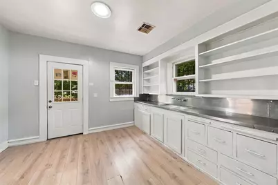 2114 Lyle Avenue, Waco, TX 76708 - Photo 6