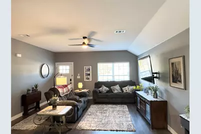 617 N Jordan Street, Whitesboro, TX 76273 - Photo 2