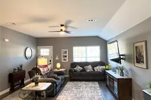 617 N Jordan St, Whitesboro, TX 76273 - Photo 2