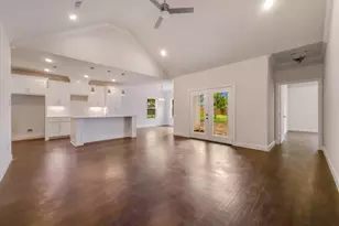 2033 S Edgewood Terrace, Fort Worth, TX 76105 - Photo 4