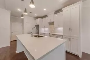 2033 S Edgewood Terrace, Fort Worth, TX 76105 - Photo 6