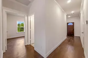 2033 S Edgewood Terrace, Fort Worth, TX 76105 - Photo 2