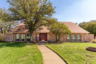 1803 Arrowhead Dr, Pantego, TX 76013 - Photo 1