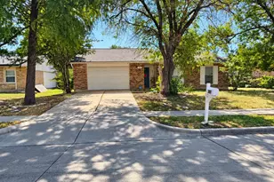 305 S Willow St, Mansfield, TX 76063 - Photo 2