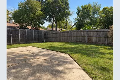806 Blessing Creek Drive, Euless, TX 76039 - Photo 24