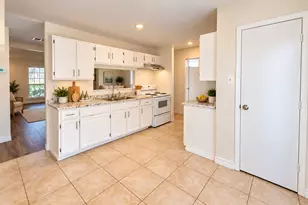 806 Blessing Creek Dr, Euless, TX 76039 - Photo 20