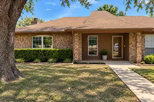 806 Blessing Creek Dr, Euless, TX 76039 - Photo 2