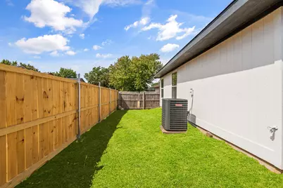 10232 Blackjack Oaks Drive, Dallas, TX 75227 - Photo 32