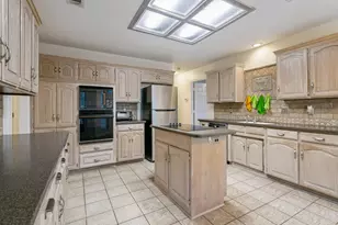2144 S Winding Creek Dr, Grapevine, TX 76051 - Photo 4