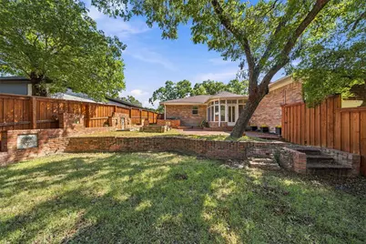 8311 Baumgarten Drive, Dallas, TX 75228 - Photo 22