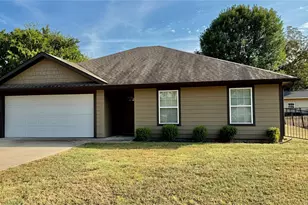 104 Herron St, Farmersville, TX 75442 - Photo 1