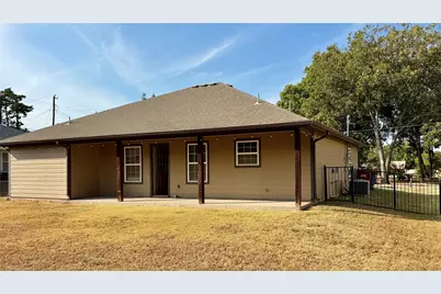 104 Herron Street, Farmersville, TX 75442 - Photo 2