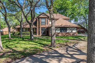 8801 Sylvan Court, Fort Worth, TX 76120 - Photo 2