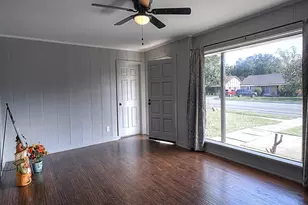 1705 N Riverside Dr, Fort Worth, TX 76111 - Photo 8