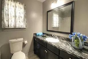 1705 N Riverside Dr, Fort Worth, TX 76111 - Photo 20