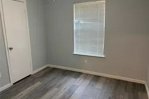 1025 Fox River Ln, Fort Worth, TX 76120 - Photo 12