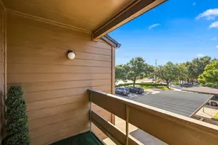 9801 Royal Ln, Dallas, TX 75231 - Photo 32