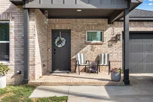 405 John St, Hillsboro, TX 76645 - Photo 2