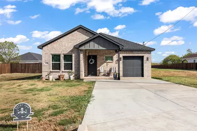405 John Street, Hillsboro, TX 76645 - Photo 1
